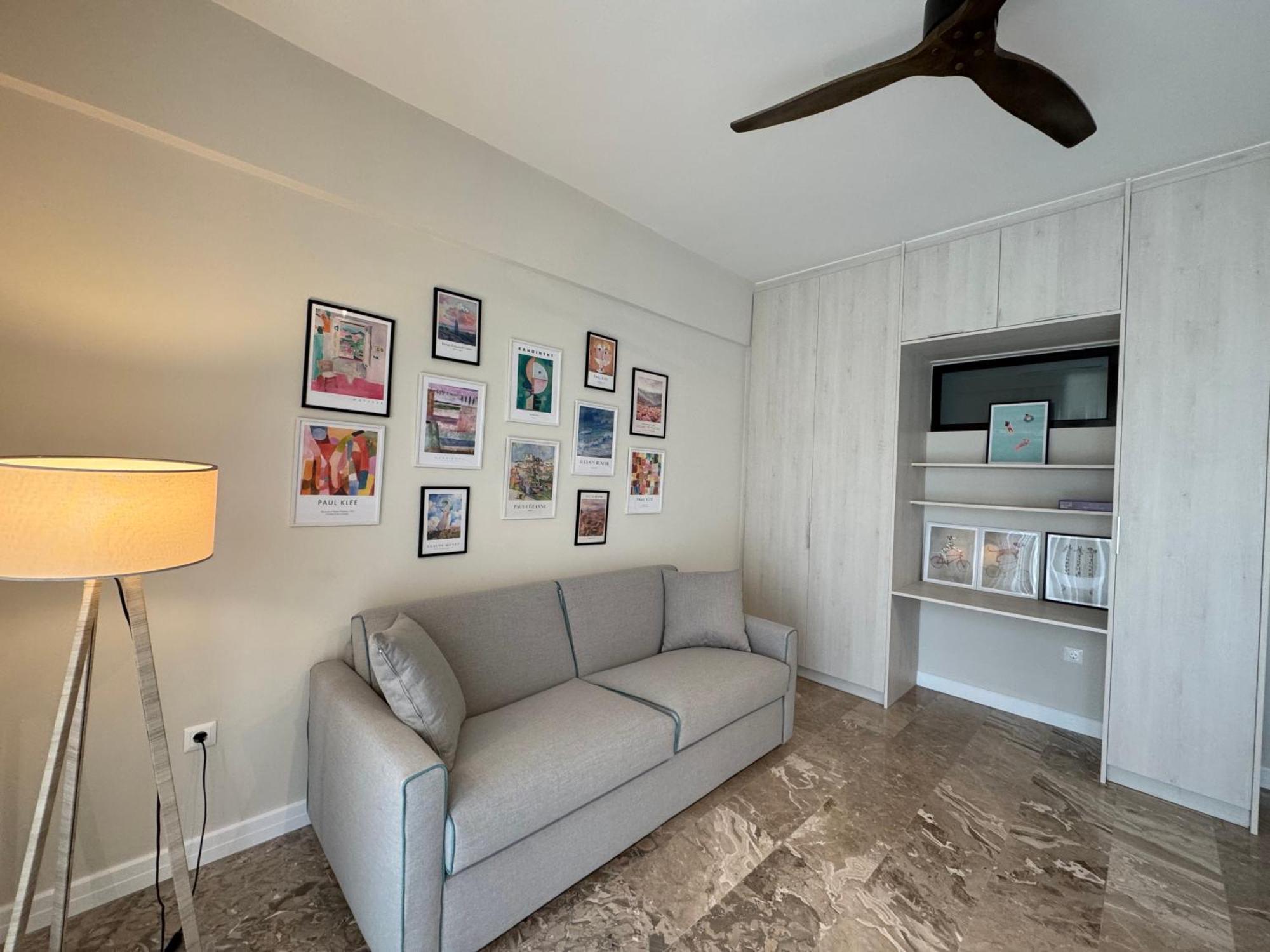 Apartment Modern, Chic, Near A Blue Flag Beach, 100 Sq M *