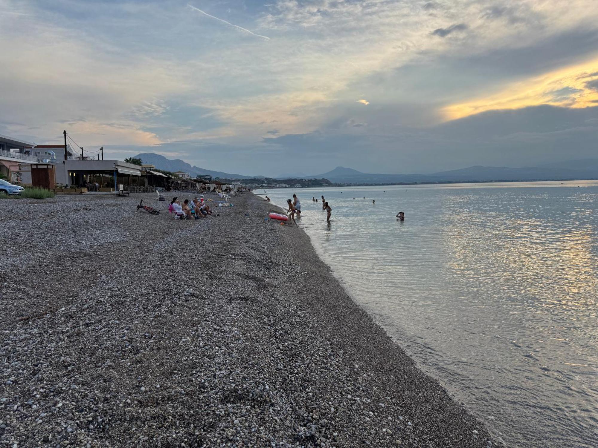 Apartment Modern, Chic, Near A Blue Flag Beach, 100 Sq M Corinth